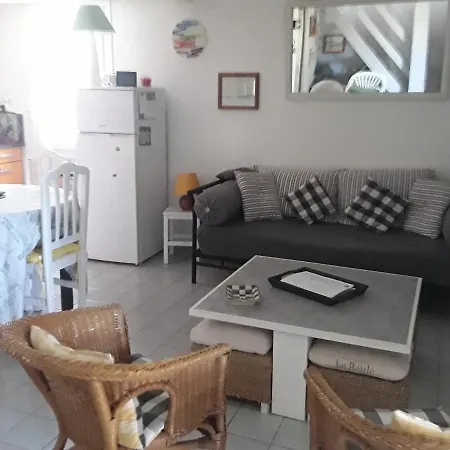 La Maison Des Enfants * Meze